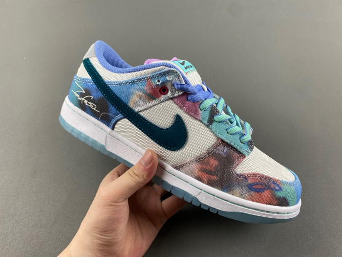 futura laboratories x nike sb dunk low fl hf6061-400
