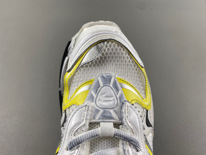 blcg runner sneaker