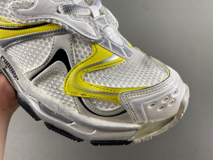 blcg runner sneaker