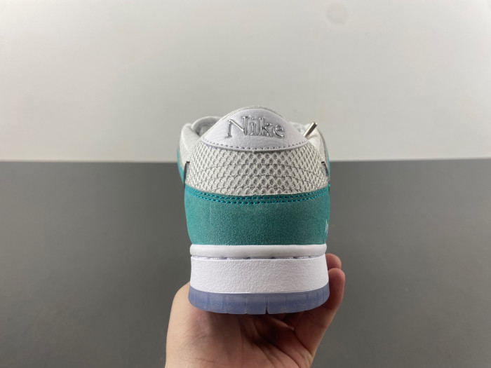 nike sb dunk low april skateboards fd2562-400