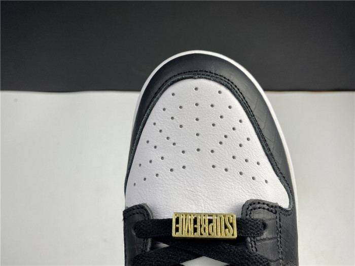 Supre* X Dunk Low OG SB QS 