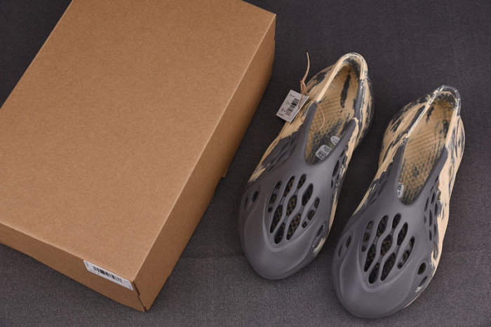 Adidas Yeezy Foam Runner MXT Moon Gray GV7904