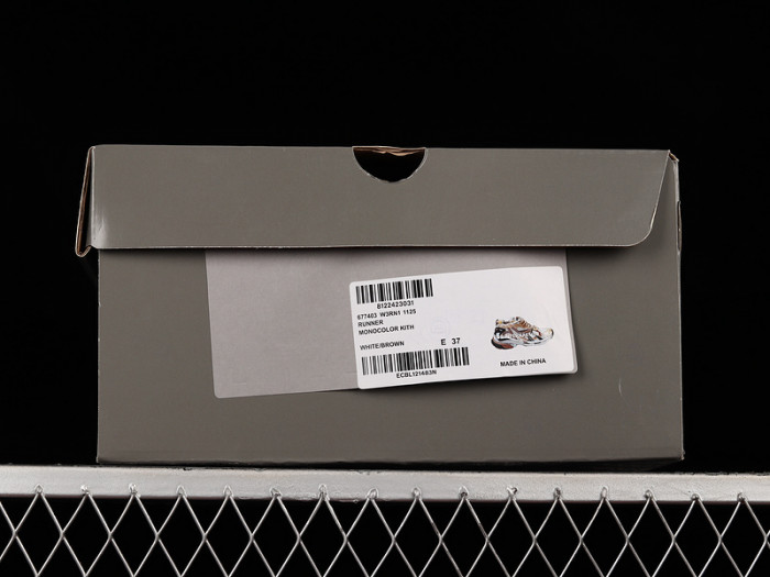blcg runner sneaker