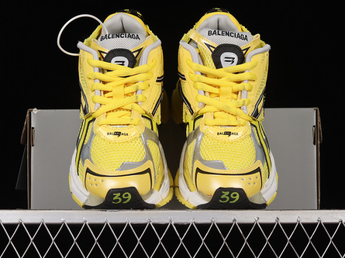 blcg runner sneaker