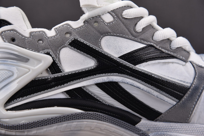 blcg runner sneaker