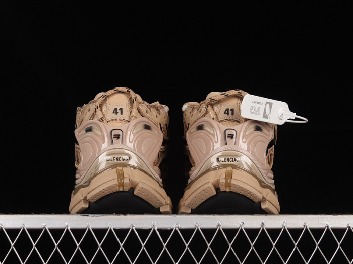 blcg runner sneaker