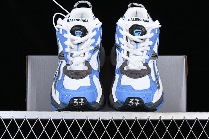blcg runner sneaker