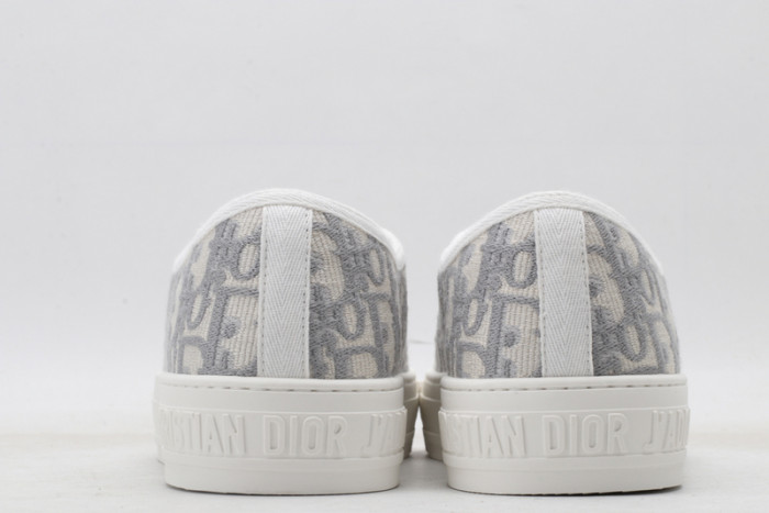 d1or b23 sneaker