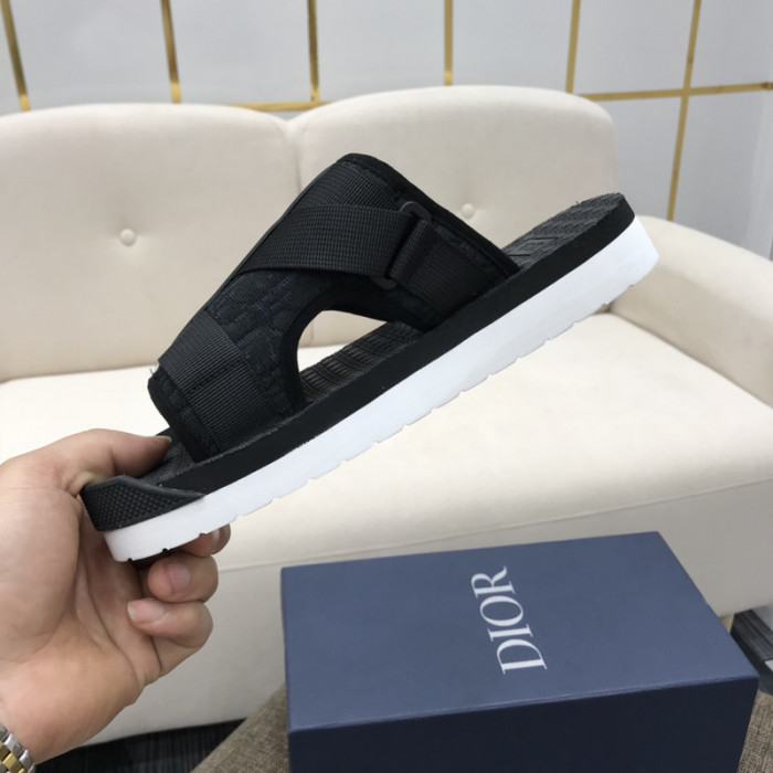 d1or alpha sandal