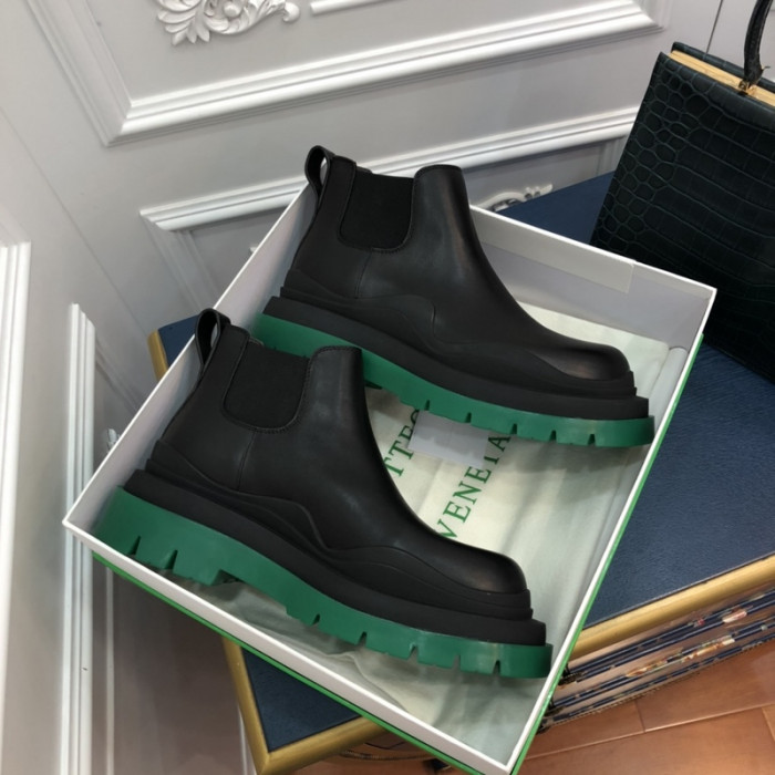 botteg*Ve*ne*ta tire leather ankle boots