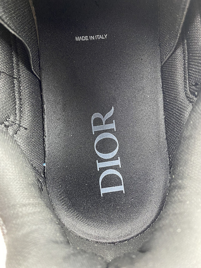 d1or b30 sneaker