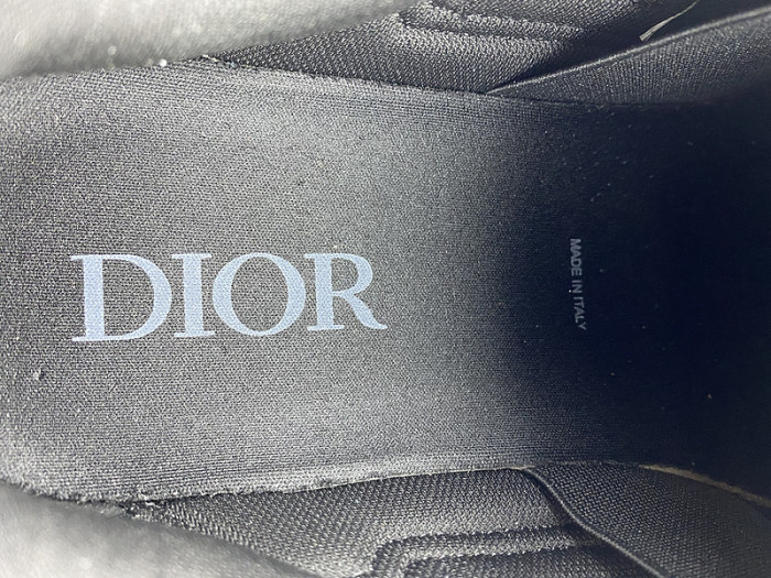 d1or b30 sneaker