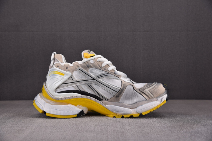 blcg runner sneaker