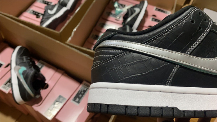 nike sb dunk low diamond S*pply co black diamond bv1310-001