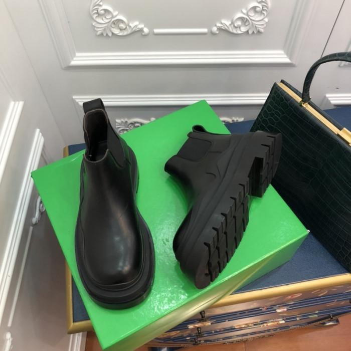 botteg*Ve*ne*ta tire leather ankle boots