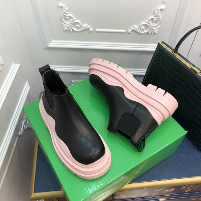 botteg*Ve*ne*ta tire leather ankle boots