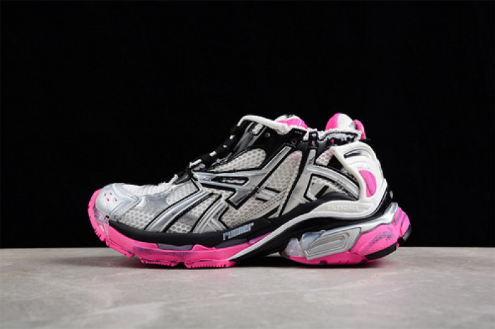 blcg runner sneaker