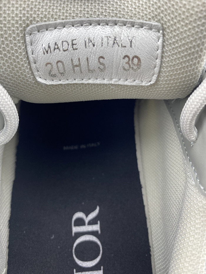 d1or b22 sneaker