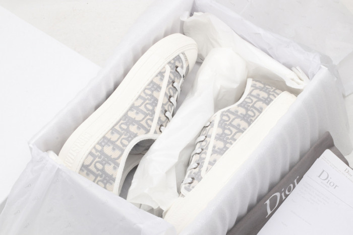 d1or b23 sneaker