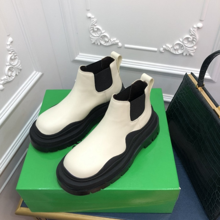 botteg*Ve*ne*ta tire leather ankle boots