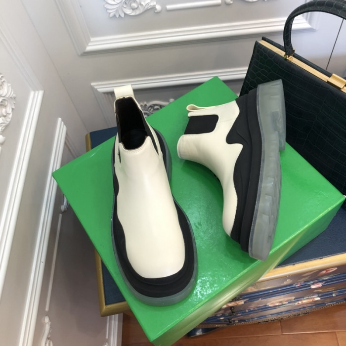 botteg*Ve*ne*ta tire leather ankle boots
