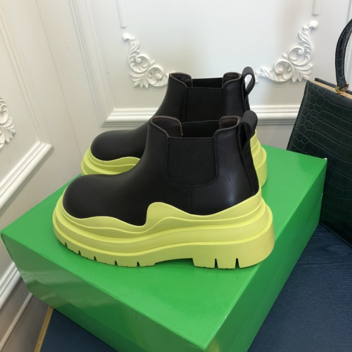 botteg*Ve*ne*ta tire leather ankle boots