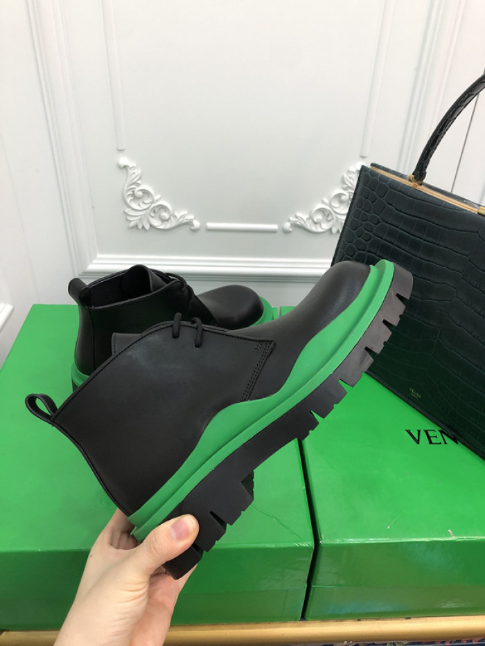 botteg*Ve*ne*ta tire leather ankle boots