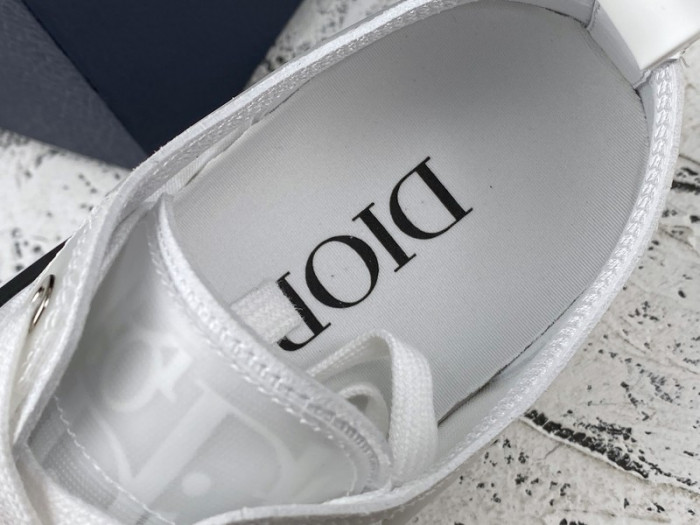 d1or b23 sneaker