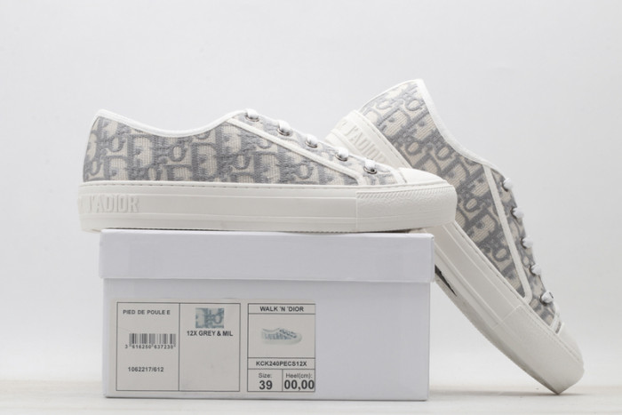 d1or b23 sneaker