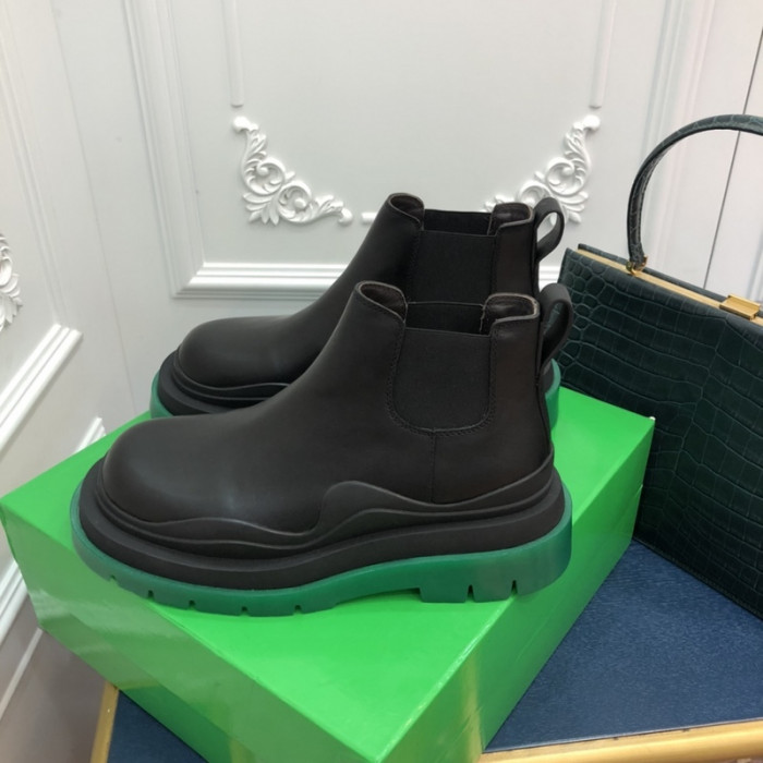 botteg*Ve*ne*ta tire leather ankle boots