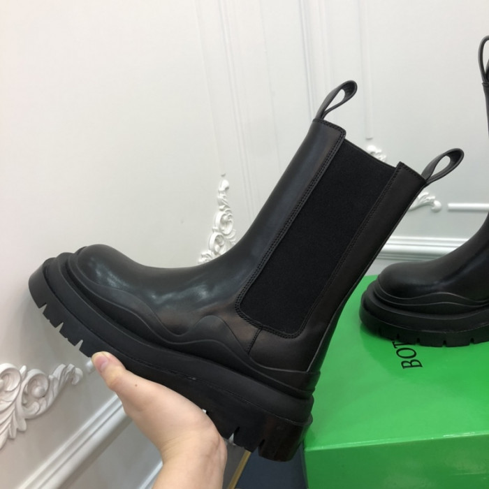 botteg*Ve*ne*ta tire leather ankle boots