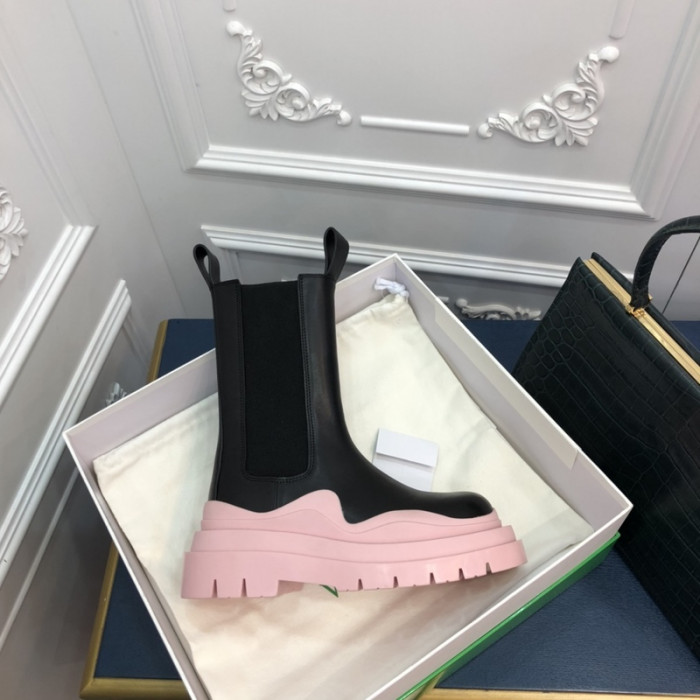 botteg*Ve*ne*ta tire leather ankle boots