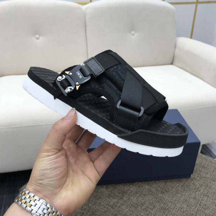 d1or alpha sandal