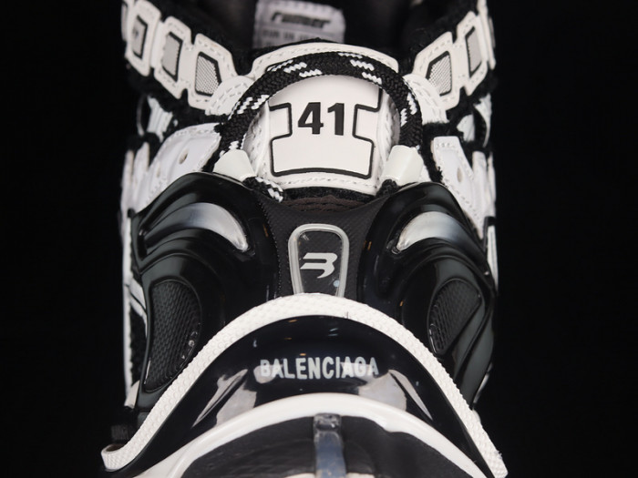 blcg runner sneaker