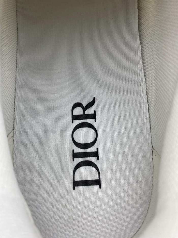 d1or b22 sneaker