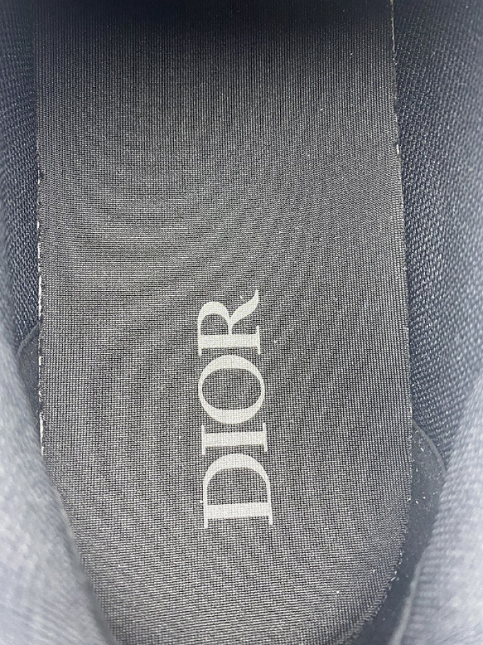 d1or b22 sneaker