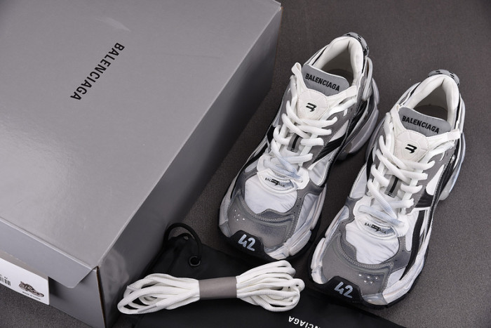 blcg runner sneaker