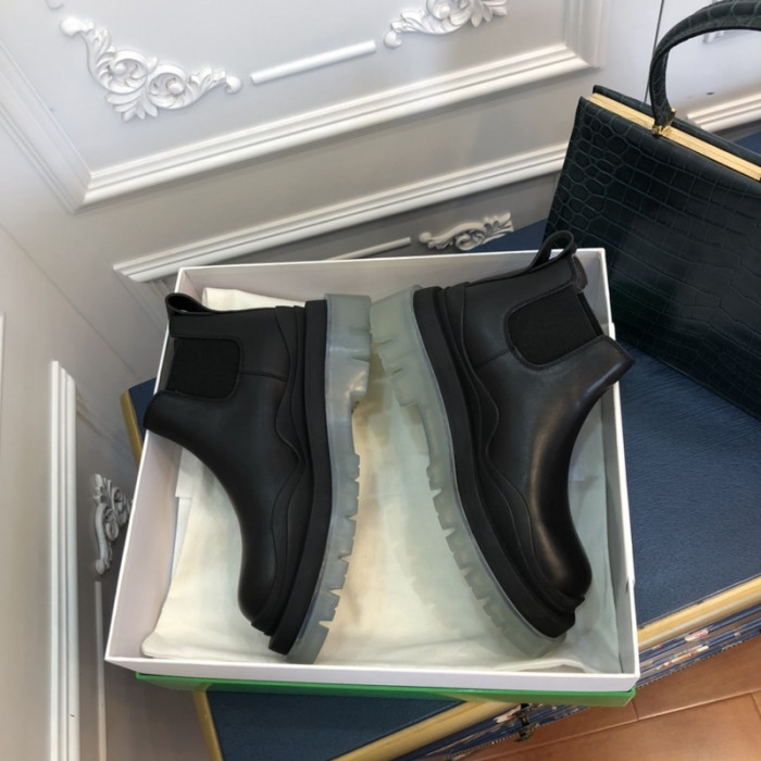 botteg*Ve*ne*ta tire leather ankle boots