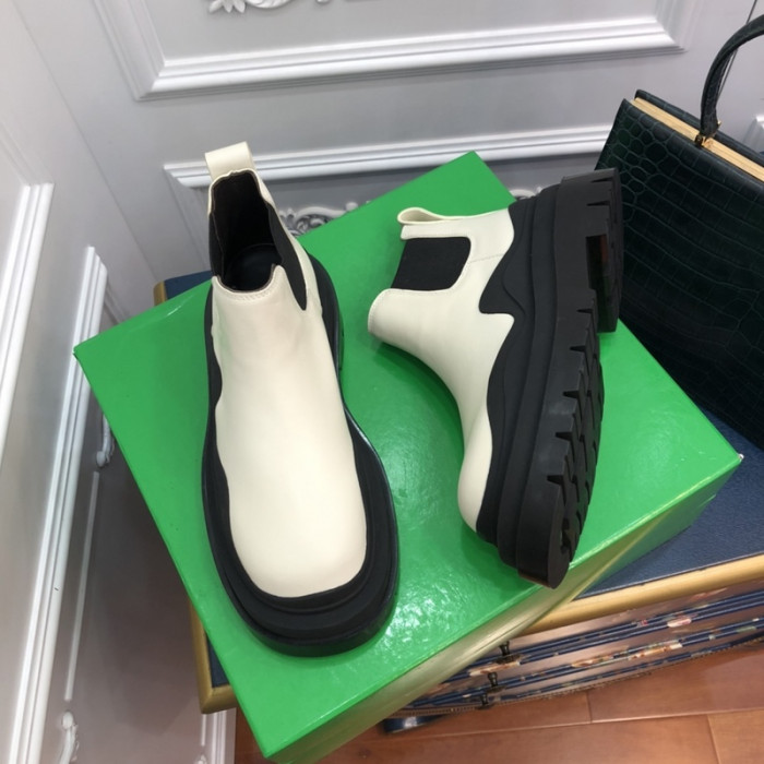 botteg*Ve*ne*ta tire leather ankle boots