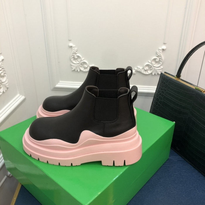 botteg*Ve*ne*ta tire leather ankle boots