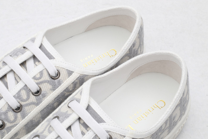 d1or b23 sneaker