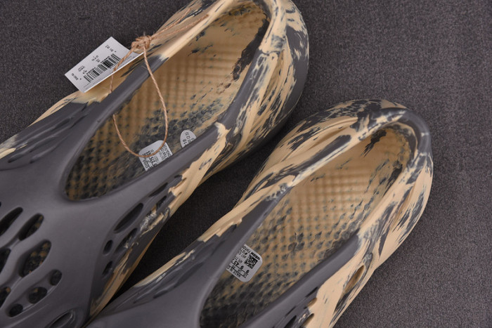 Adidas Yeezy Foam Runner MXT Moon Gray GV7904