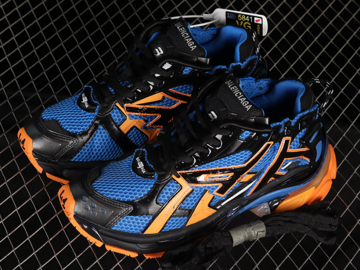 blcg runner sneaker