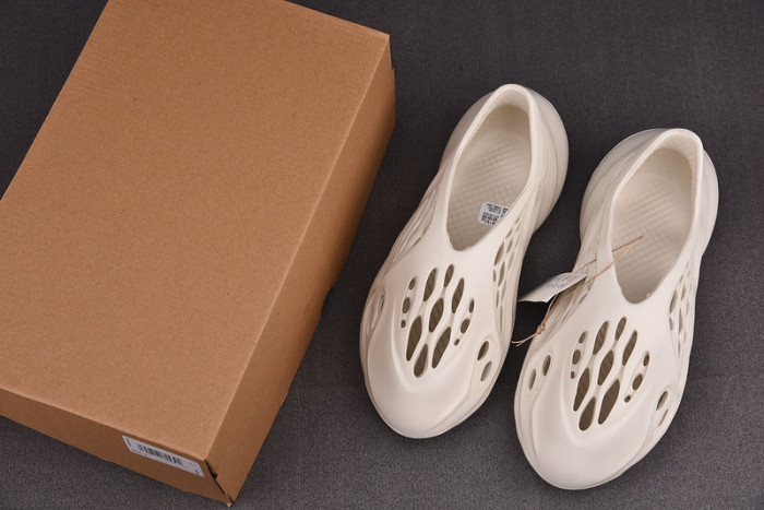 Adidas Yeezy Foam Runner ''Ararat'' G55486
