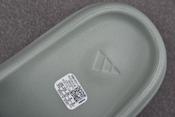 adidas Yeezy Slide “Salt” ID5480