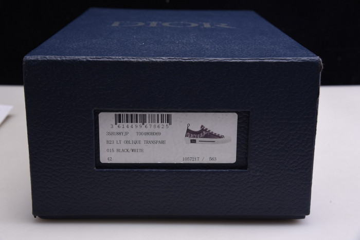 d1or b23 sneaker
