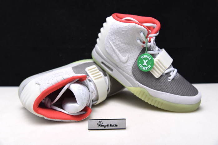 Nike Air Yeezy 2 Pure Platinum - 508214-010